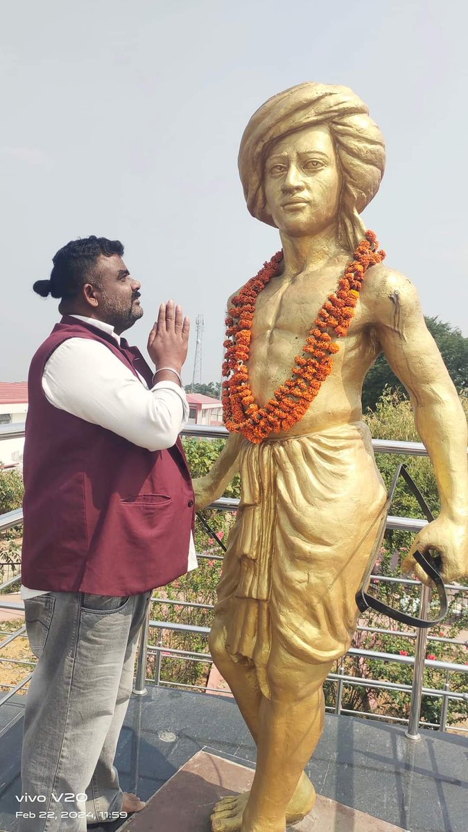 धरती पुत्र, स्वतंत्रता के अमर सेनानी भगवान बिरसा मुंडा जी की जयंती पर शत-शत नमन 🙏

उन्होंने आदिवासी समाज के हक, सम्मान और “जल, जंगल, जमीन” की रक्षा के लिए अपने प्राणों का बलिदान दिया।
उनकी प्रेरणा आज भी हमें आत्मसम्मान, संघर्ष और सेवा की राह दिखाती है।

#BhagwanBirsaMunda150