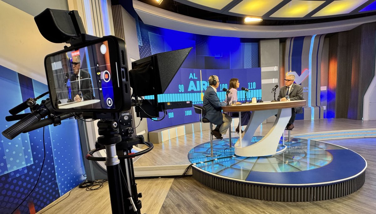 ¡Feliz día!

Muchísimas gracias a <a href="/RALDAHIR/">DAHIR RAL® دائير رال</a> y a <a href="/pedrojyajure/">Pedro Yajure Hola hola Venezuela.</a> por entrevistarme hoy en <a href="/VTVcanal8/">VTV CANAL 8</a>.

#13noviembre