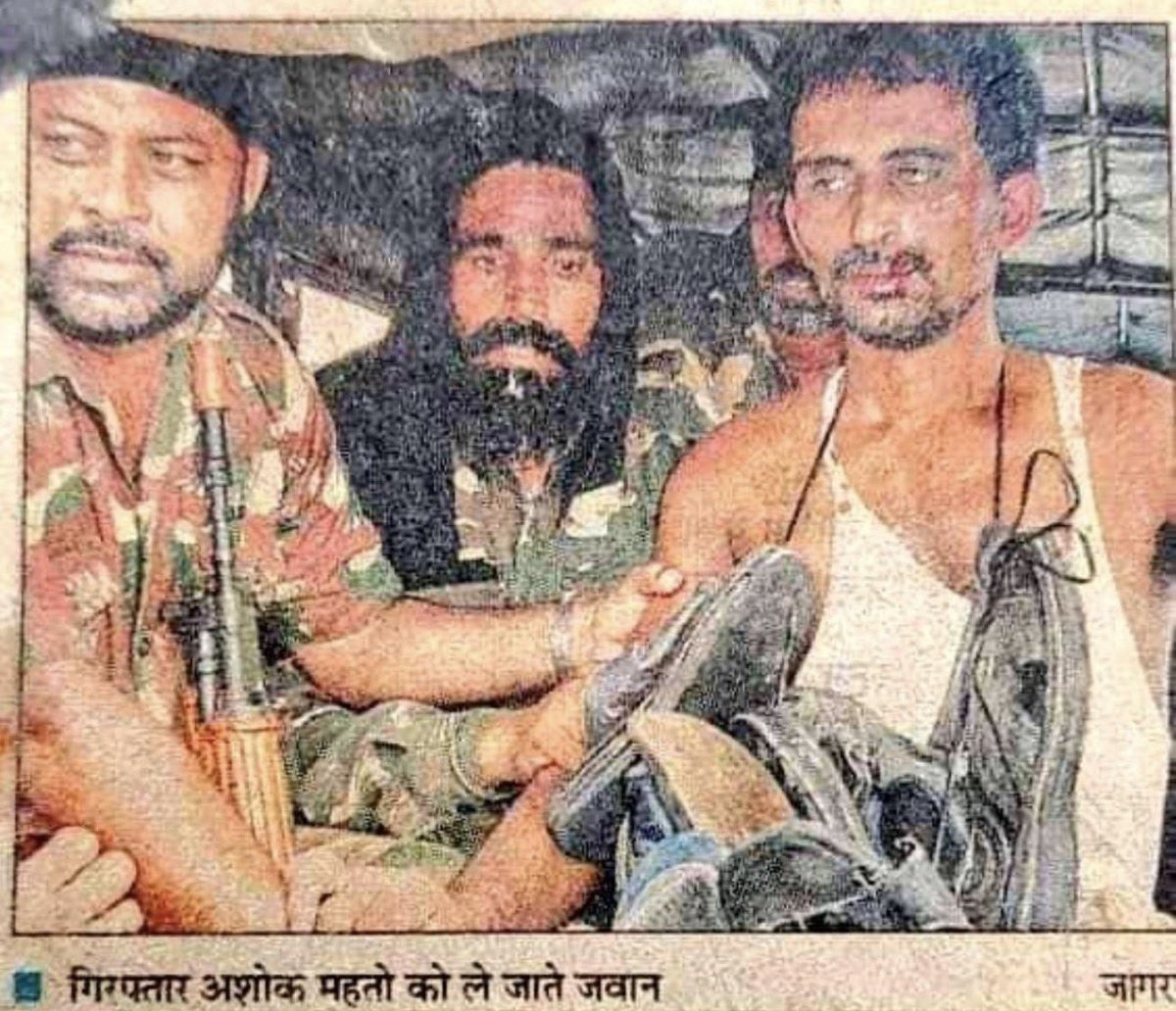 MrigendraSpeaks's tweet image. कहाँ गया वो संविधान जिसका सपना भीमराव ने देखा था?
यहाँ अपराधी ब्रह्ममन बनिया भूमिहार हैं तो पुलिस उसे नमस्कार करके गिरफ़्तार करती है क्योंकि इसमें भाजपा को नुकसान हैं जहां BJP विरोधी हैं वहां उस क्षत्रिय, OBC अन्य को सड़क पर घसीटकर दिखावटी रैली निकालती है 
#JUSTICE4VIRENDRATOMAR