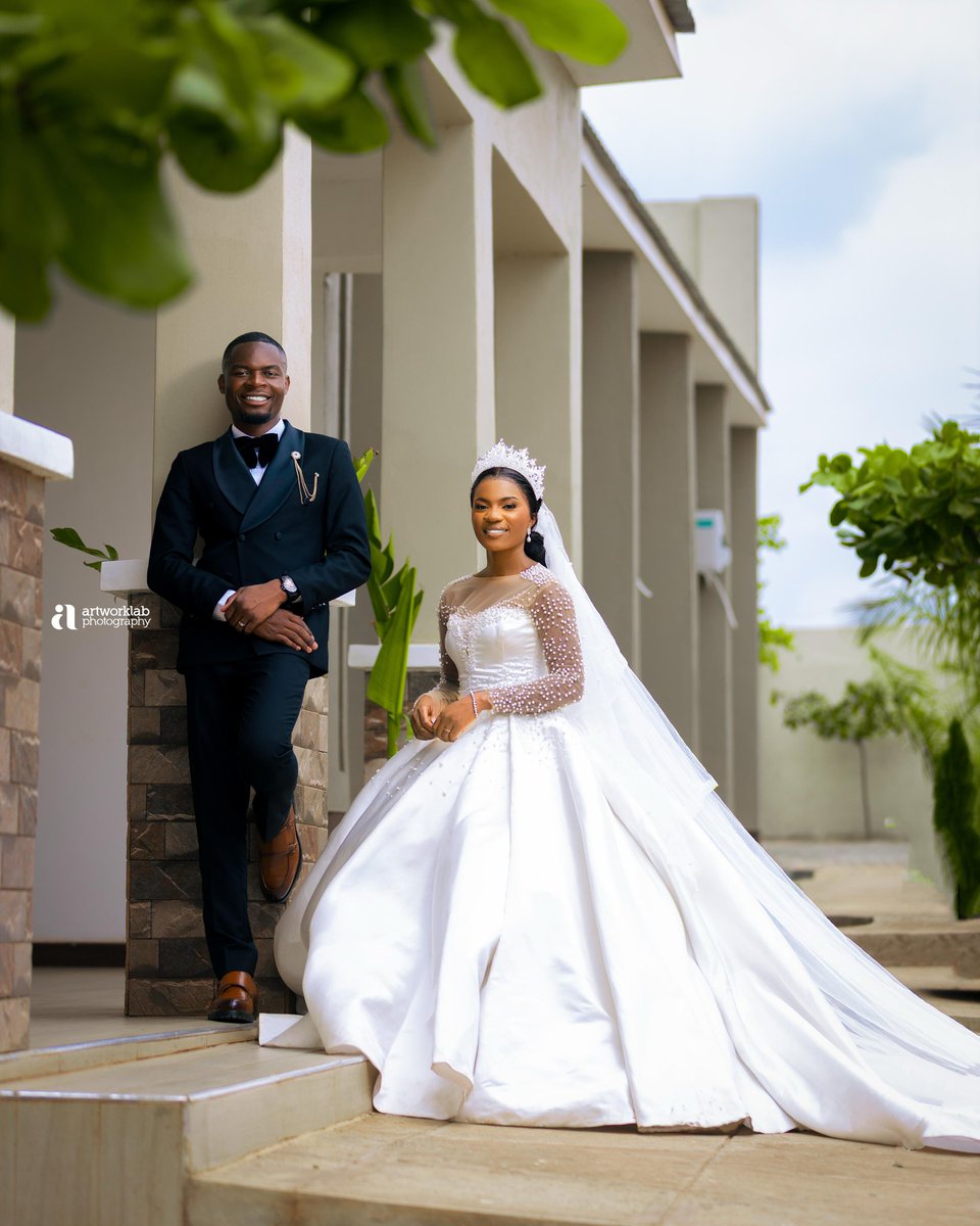 Well, we were honored to cover Mr and Mrs Kamfoloma's wedding.
As the Bio says, we cover every moment from ‘Yes’ to ‘I do’....

A thread😊
