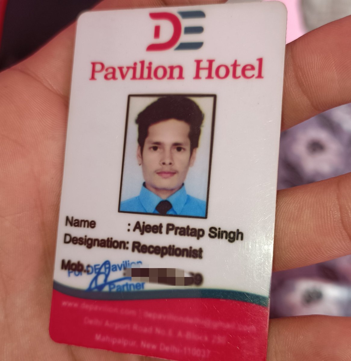 ajeetunc's tweet image. &amp;gt; be me
&amp;gt; born and raised in a farm
&amp;gt; nailed studies
&amp;gt; rejected by the air force
&amp;gt; parents forced for a govt job
&amp;gt; left home at 18
&amp;gt; job as receptionist in a hotel
&amp;gt; bought a computer
&amp;gt; learnt programming
&amp;gt; left the hotel job
&amp;gt; started from scratch
&amp;gt; no clg, no connections
&amp;gt;…