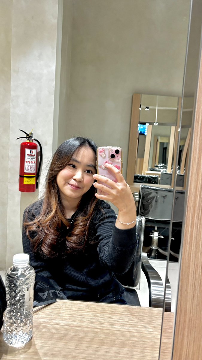 devanii_w's tweet photo. hari ini ku disuruh me time sama abangg, makasih yaa abangg sudah jadi donatur🥰, make segtu aja malah ngomel hahaha, aku manusia tidak tega buat pake uang orang https://t.co/Lr4Hf1P974
