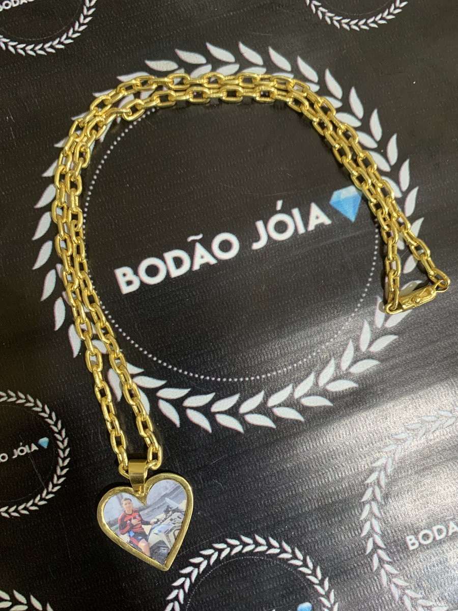 DigoMG22's tweet photo. Cordão modelo cadeado pingente personalizado de foto com resina .. 😮‍💨💎

21976980187📲

#ouro18k https://t.co/90Ie407tVK