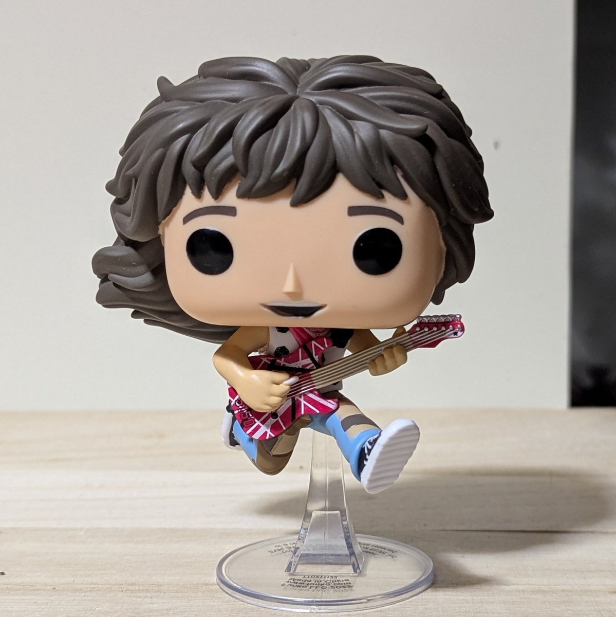 アイコンちょっと不評だったのでエディヴァンヘイレンにしてみましたん