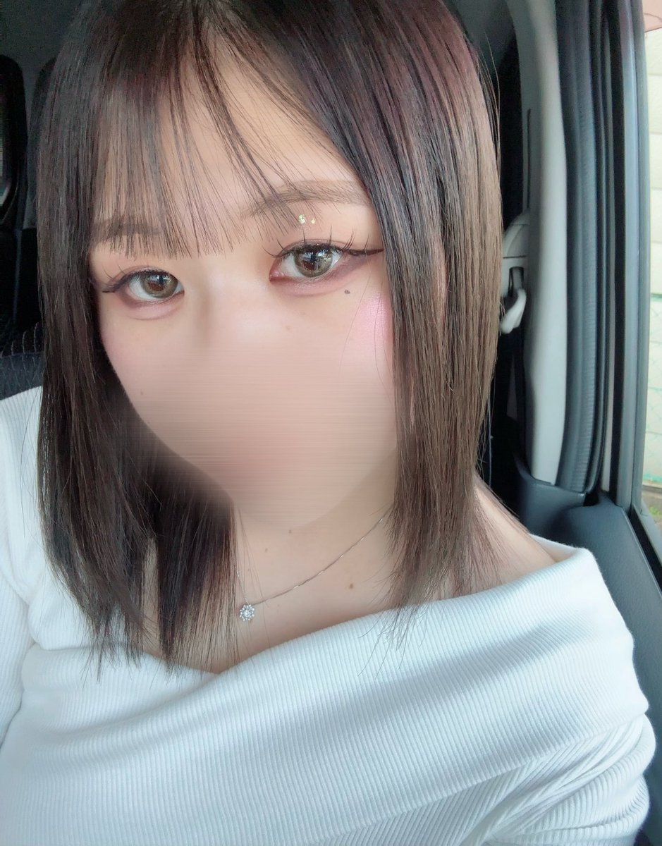 riaa_____0000's tweet image. 今日も出勤したよ〜
連絡待ってるね🥺🫶

 #栄飲み屋
 #キャバ嬢
 #p活
 #おっパブ
 #セクキャバ
 #セクシーキャバクラ
 #名古屋飲み屋
 #夜職