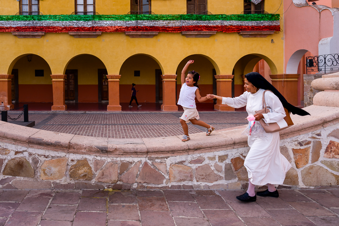 GlobalRescue's tweet photo. 🎉🥇The 𝐀𝐜𝐜𝐢𝐝𝐞𝐧𝐭𝐚𝐥𝐥𝐲 𝐏𝐞𝐫𝐟𝐞𝐜𝐭 Photo Contest Winner is Breaking Away by Barry Crosthwaite 
🥈Runner Up: Joy of Childhood by Muhammed Amdad-Hossain 

Congratulations! Check out all of the winners here:  https://t.co/BIwxBWNtSa https://t.co/6QxA5VNWxy