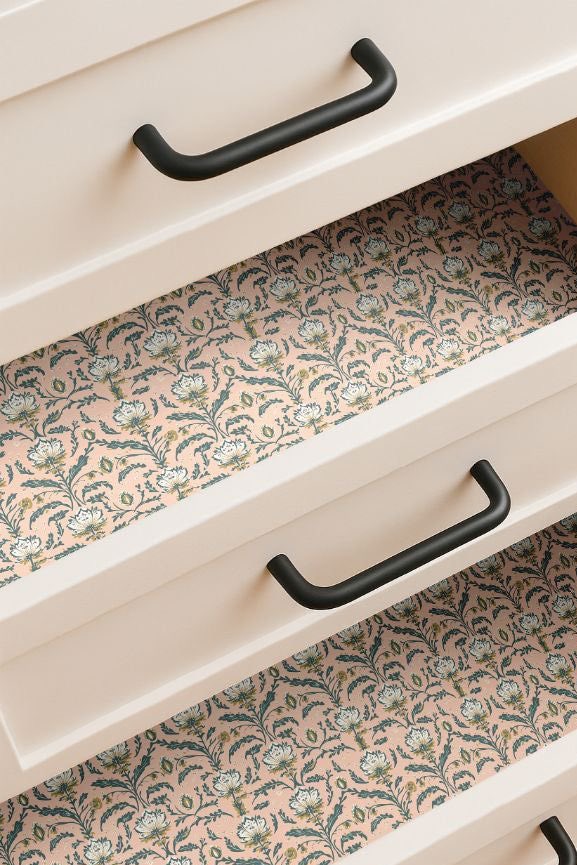 şu yapışkanlı çekmece astarlarının vanilya kokulusundan aldım kasım ayının en güzel alışverişi