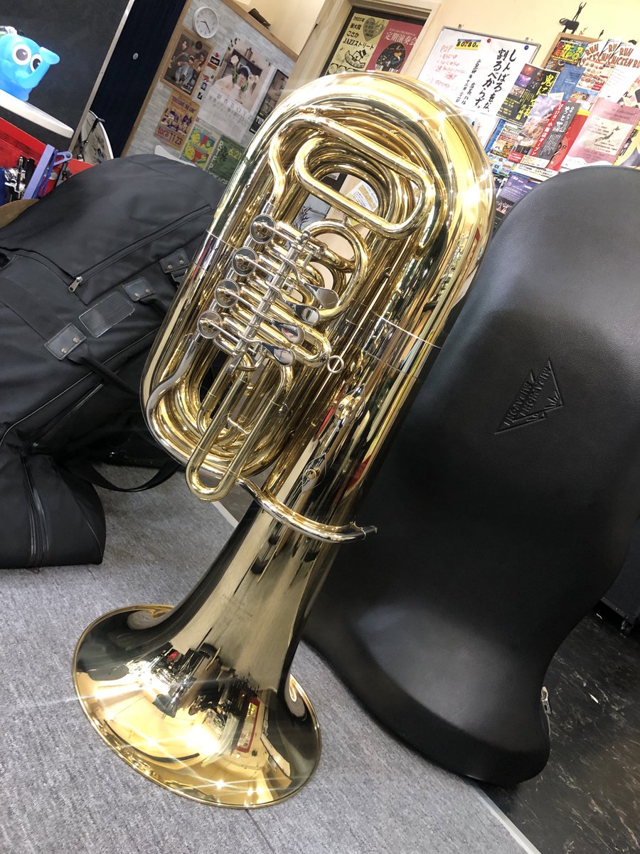 メルカリ見に行ったらろいしーがこないだ売ったマウスピースたちが