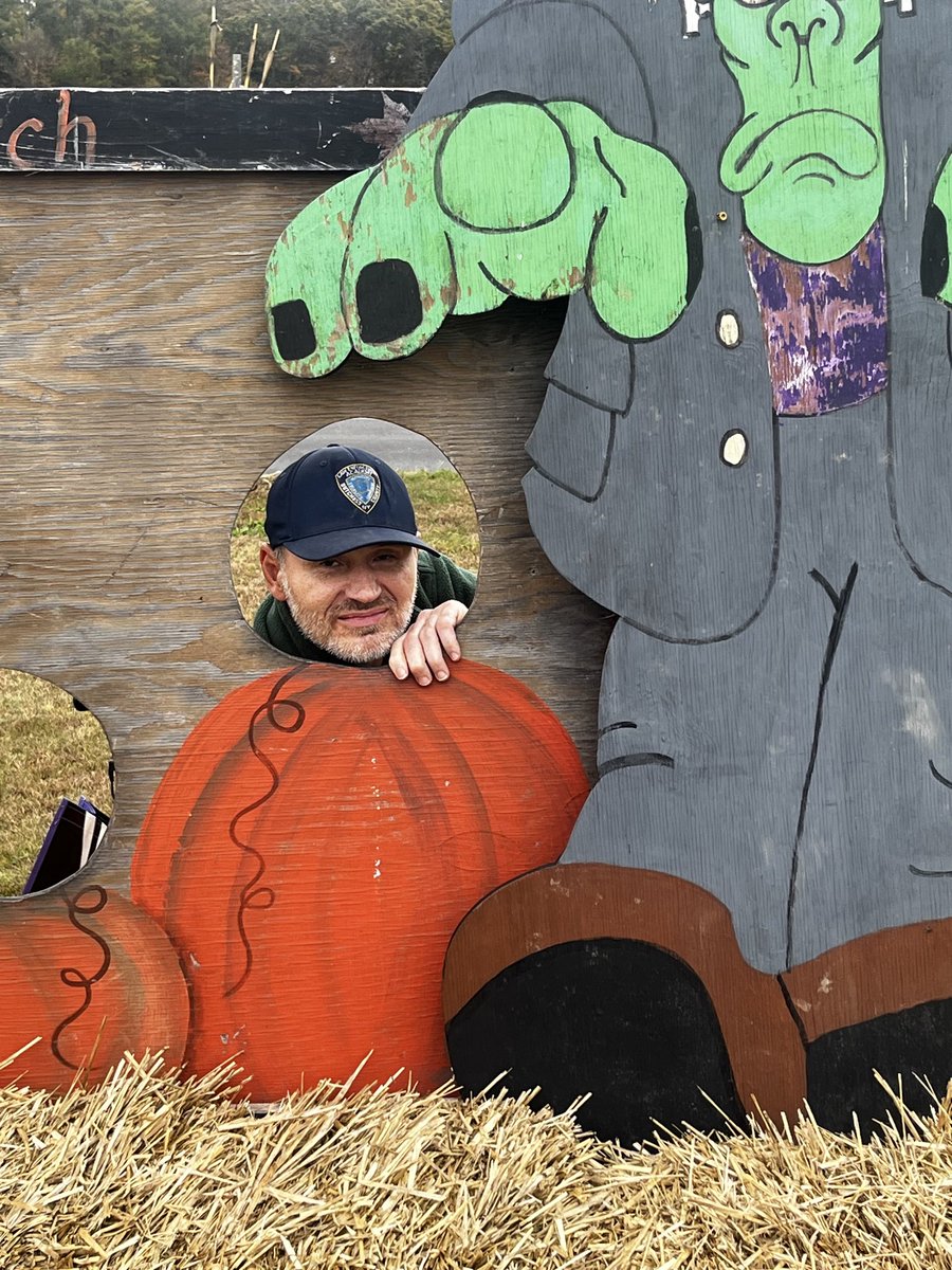 GreystonePrgrms's tweet image. Holding onto fall weather as long as we can! Days spent pumpkin picking and enjoying the outdoors are what autumn’s all about.

#greystoneprograms