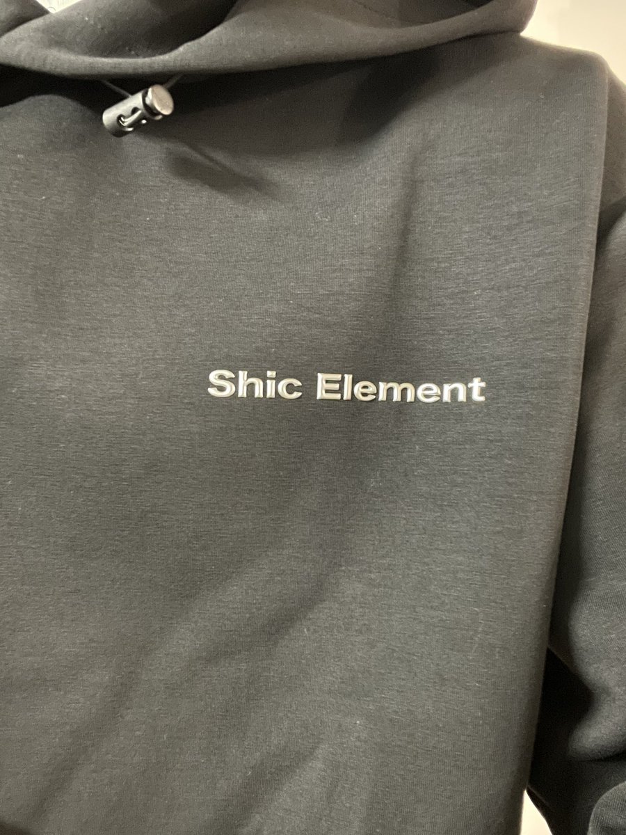 92世代はShicElement！
パーカーは形しっかりしてるのに重たくなくて、めちゃくちゃ肌触り良くて着心地最高です！ぜひ！

#ShicElement