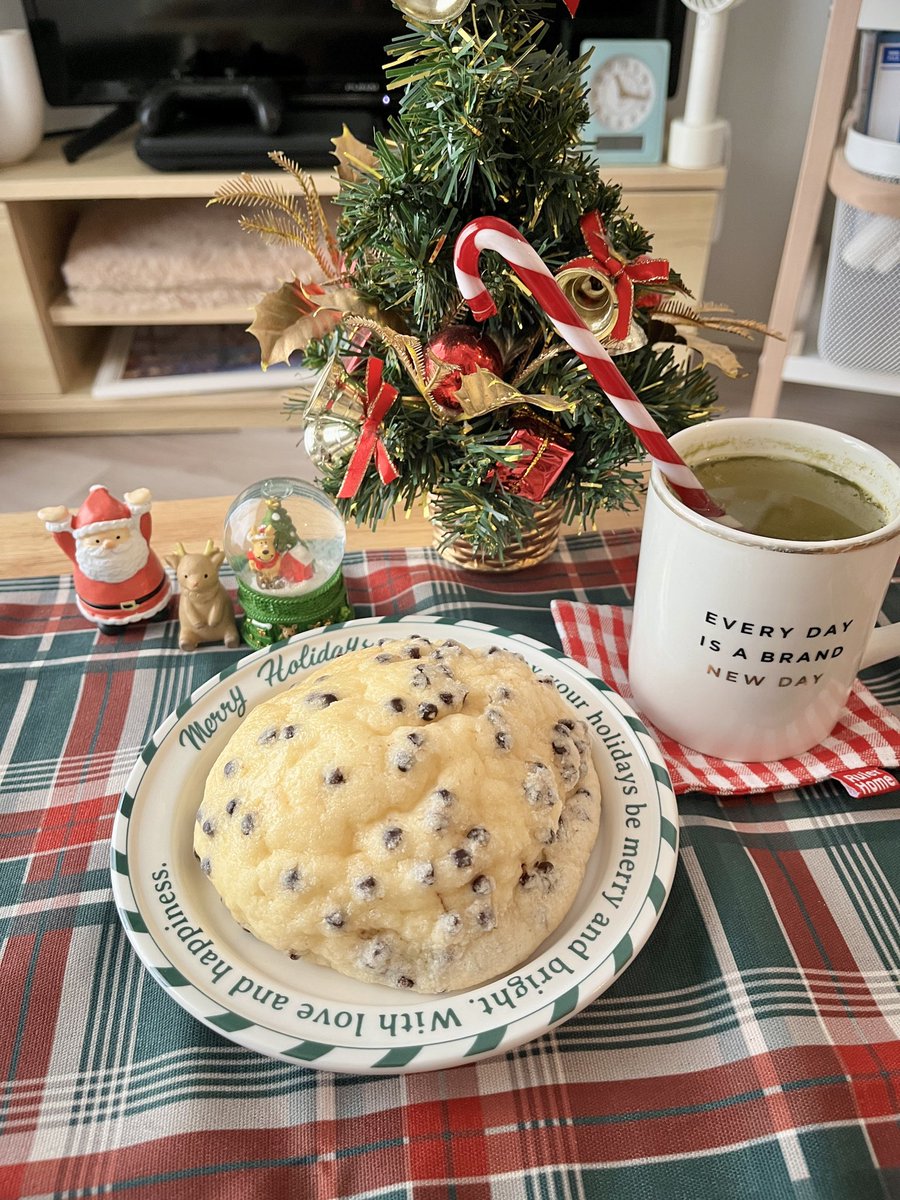 パン屋さんのパンじゃなくてスーパーの大きいメロンパンが食べたかった