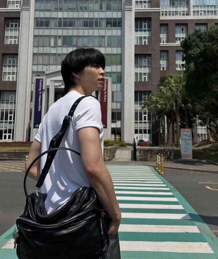 Localauniverse ON tweet media