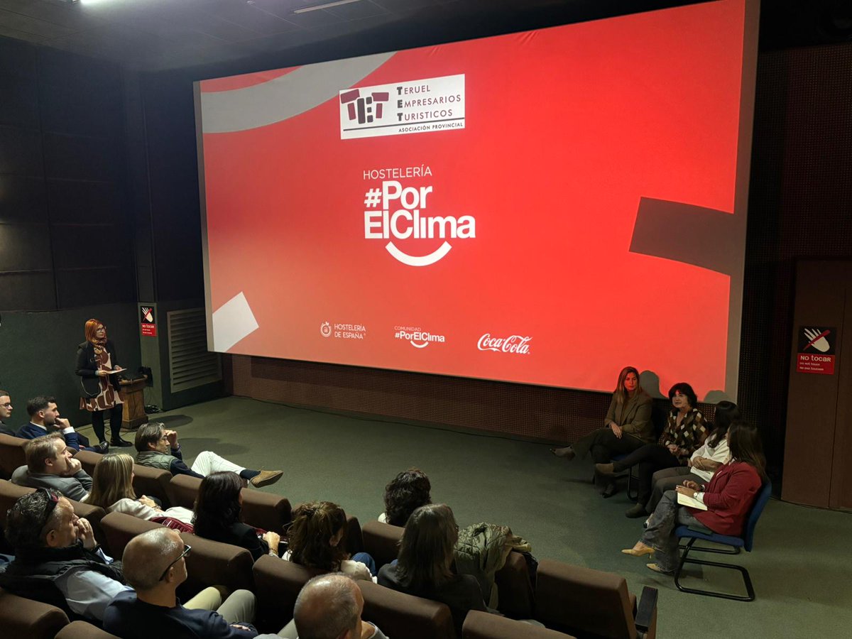 compromisoclima's tweet image. 👨‍🍳🍽 Ayer presentamos #HosteleríaPorElClima en Teruel junto a los 61 establecimientos que se suman a los más de 17.500 bares y restaurantes de toda España adheridos. 

¿Quieres saber más? 👇 hosteleriaporelclima.es/noticias/4006-…