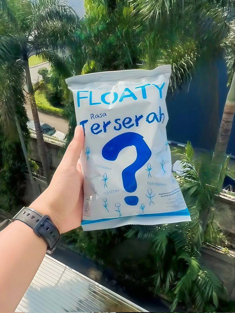 frivable's tweet image. This snack keeps showing up everywhere 😭 it’s literally called "SNACK TERSERAH"