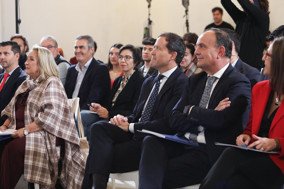 cvelazquezromo's tweet photo. 💧 Esta mañana he participado en la jornada “El impacto del cambio climático en los recursos hídricos”, organizada por @elespanolclm, #Facsa y el @ConsorcioToledo. 

En #Toledo ya estamos actuando avanzando en el Plan de #VertidosCero o en la mejora de la canalización de las aguas en #Azucaica, dos pasos clave para proteger nuestros recursos hídricos y construir una ciudad más sostenible y mejor para los vecinos.