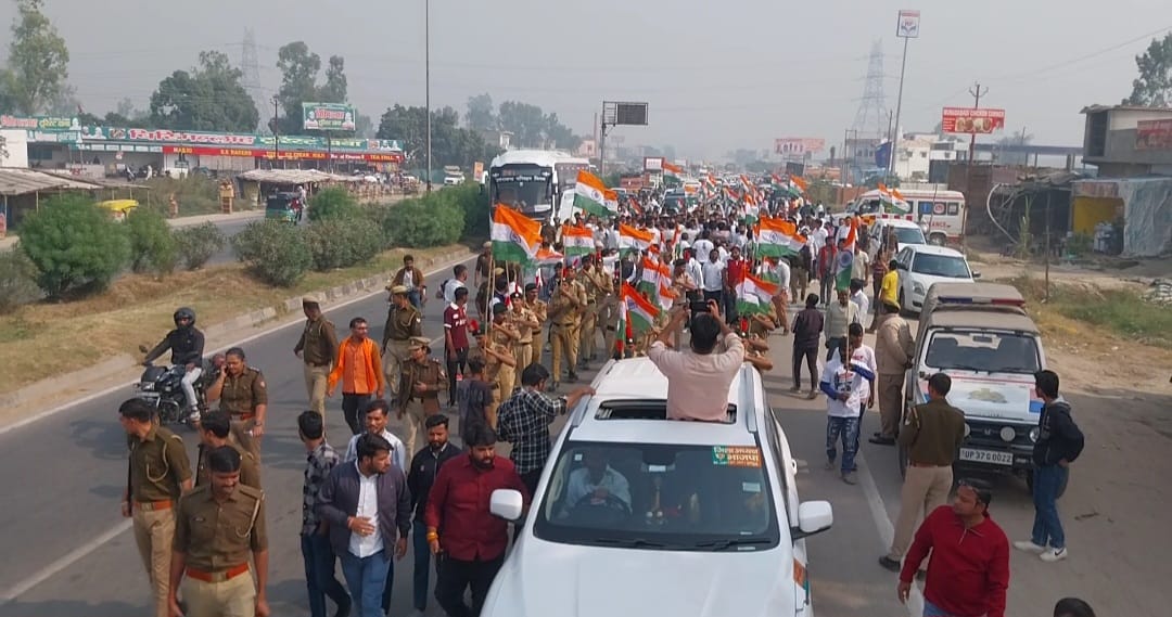 सरदार वल्लभभाई पटेल जी की स्मृति में एकता रैली का आयोजन किया गया, मा0 गढ़ विधायक जी तथा मा0 जनप्रतिनिधियों ने सहभागिता कर रैली के माध्यम से राष्ट्रीय एकता,अखंडता व देशभक्ति के संदेश को जन-जन तक पहुँचाने का आह्वान किया गया।<a href="/CMOfficeUP/">CM Office, GoUP</a> <a href="/myogiadityanath/">Yogi Adityanath</a> <a href="/ChiefSecyUP/">S.P. Goyal, Chief Secretary, GoUP</a> <a href="/CommissionerMe3/">Commissioner Meerut</a>