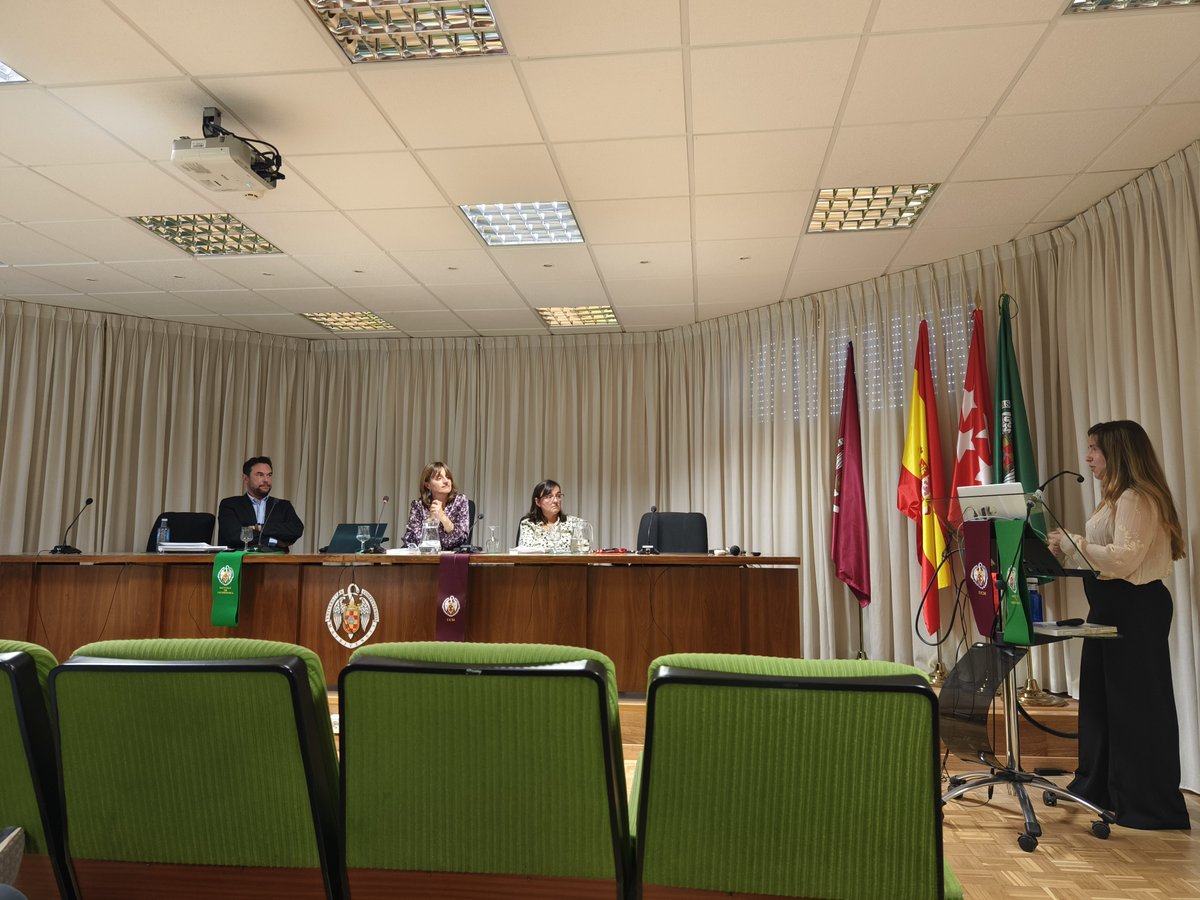 Let's celebrate! 🥳We have a new doctor with us. Andrea Largo de la Torre did an excellent job with her thesis dissertation about Toxoplasma vaccine development and a pig animal model👌. Congratulations Andrea👏