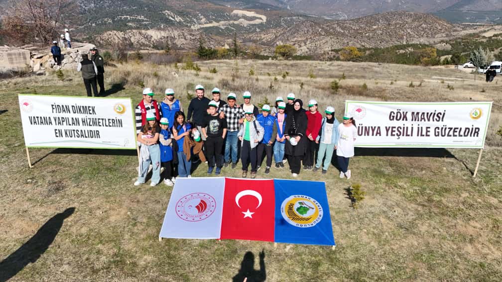 #Eskipazar Geleceğe Nefes, Yarınlara Umut Oldu
Çocuklar, büyük bir heyecanla fidanları toprakla buluşturdu; “#YeşilVatan Seferberliği”ne gülüşleriyle, umutlarıyla katkı sundu. Yeşil Vatan sevdasıyla toprağa imzamızı attık, geleceğe nefes olduk. 🌲🌳

💚 Toprağa emanet ettiğimiz