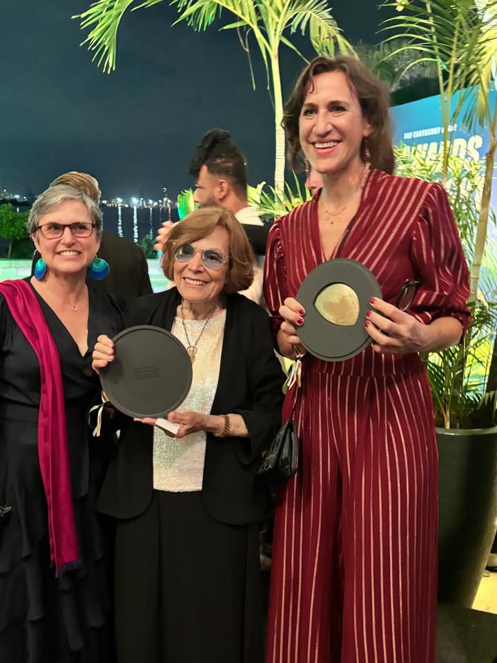 HighSeasAllianc's tweet image. Last week, the #HighSeasTreaty won the 2025 @EarthshotPrize in the “Revive our Oceans” category! A recognition of decades of tireless advocacy &amp;amp; collaboration by governments, scientists, civil society, Indigenous leaders, youth, &amp;amp; many more. 

Read more: highseasalliance.org/2025/11/12/the…