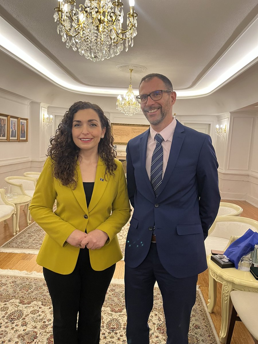 Wat een prachtige herinnering aan de ISOMA25-conferentie, deze onverwachte ontvangst door de Kosovaarse presidente, mevrouw Vjosa Osmani-Sadriu.