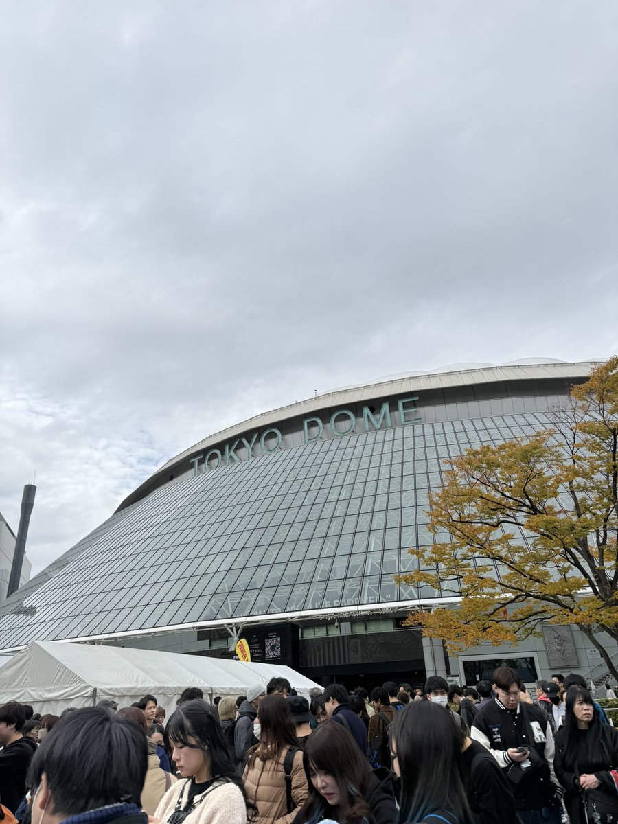 LIVE_ksk's tweet photo. よだか東京ドーム公演2日間マジで最高すぎた！！
セトリも演出もほんとに神！！京セラドーム公演最終日VIP取れてるのマジで楽しみすぎる！！この2日間で知ったセトリ耳がちぎれるほど聴いて京セラ死ぬほど楽しみます！

#Ado  #ado  #アド　#よだか
#ドームツアー　#東京ドーム　#京セラドーム
#ライブ https://t.co/AqXWuSG8Mx