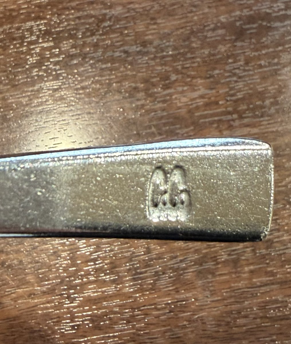 今日は、#ココイチ で #カレーライス を食す🍛🧀
少し気分を変えてフライドチキン(5個入り)カレー＋ハーフチーズ（1辛）にしてみた🐔🍗⸒⸒ww
ジューシーチキンがカレーにフィットして美味いね🍴
何気にオリジナルスプーンってこんなバージョンもあるのね🥄✨
#CoCo壱番屋