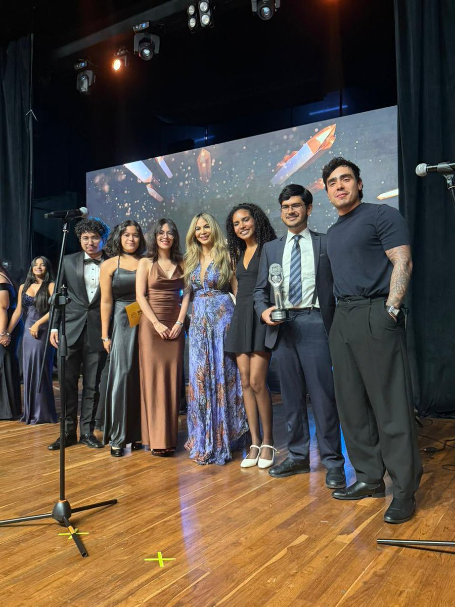 🎬 ¡Qué noche la de anoche!

Barranquilla se vistió de cine para celebrar el talento de nuestros jóvenes creadores en la gran gala final de <a href="/smartfilmsco/">SMARTFILMS®</a>. 🤩 Desde <a href="/alcaldiabquilla/">Alcaldía de Barranquilla</a> acompañamos con orgullo a los finalistas y premiamos a nuestros jóvenes que, con su pasión y