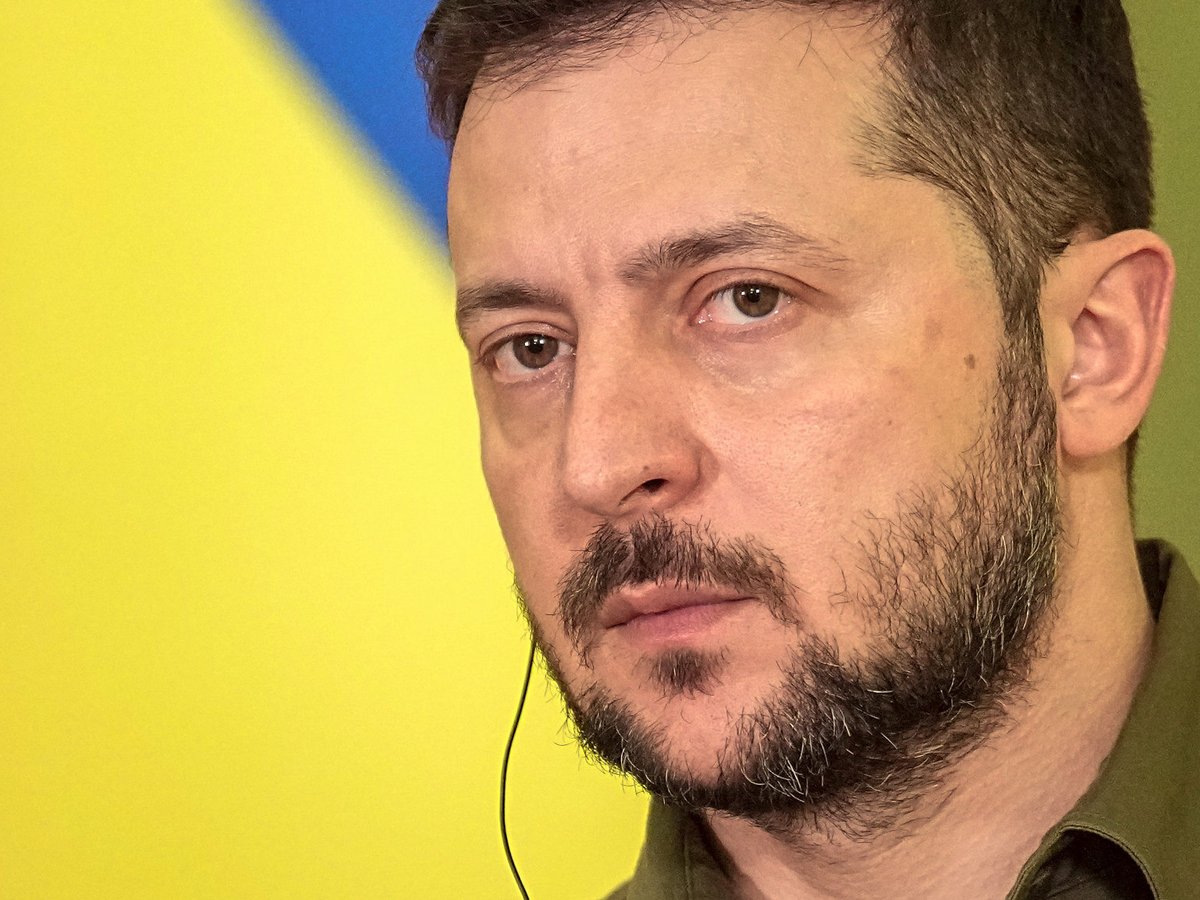 Kein Wort in deutschen Medien - In der Ukraine ist der bisher spektakulärste Korruptionsfall mit Beteiligung Selenskys bekannt geworden

In der Ukraine beherrscht ein Korruptionsfall die Medien, in den Selensky persönlich involviert ist, bei dem Tonaufnahmen von Gesprächen der