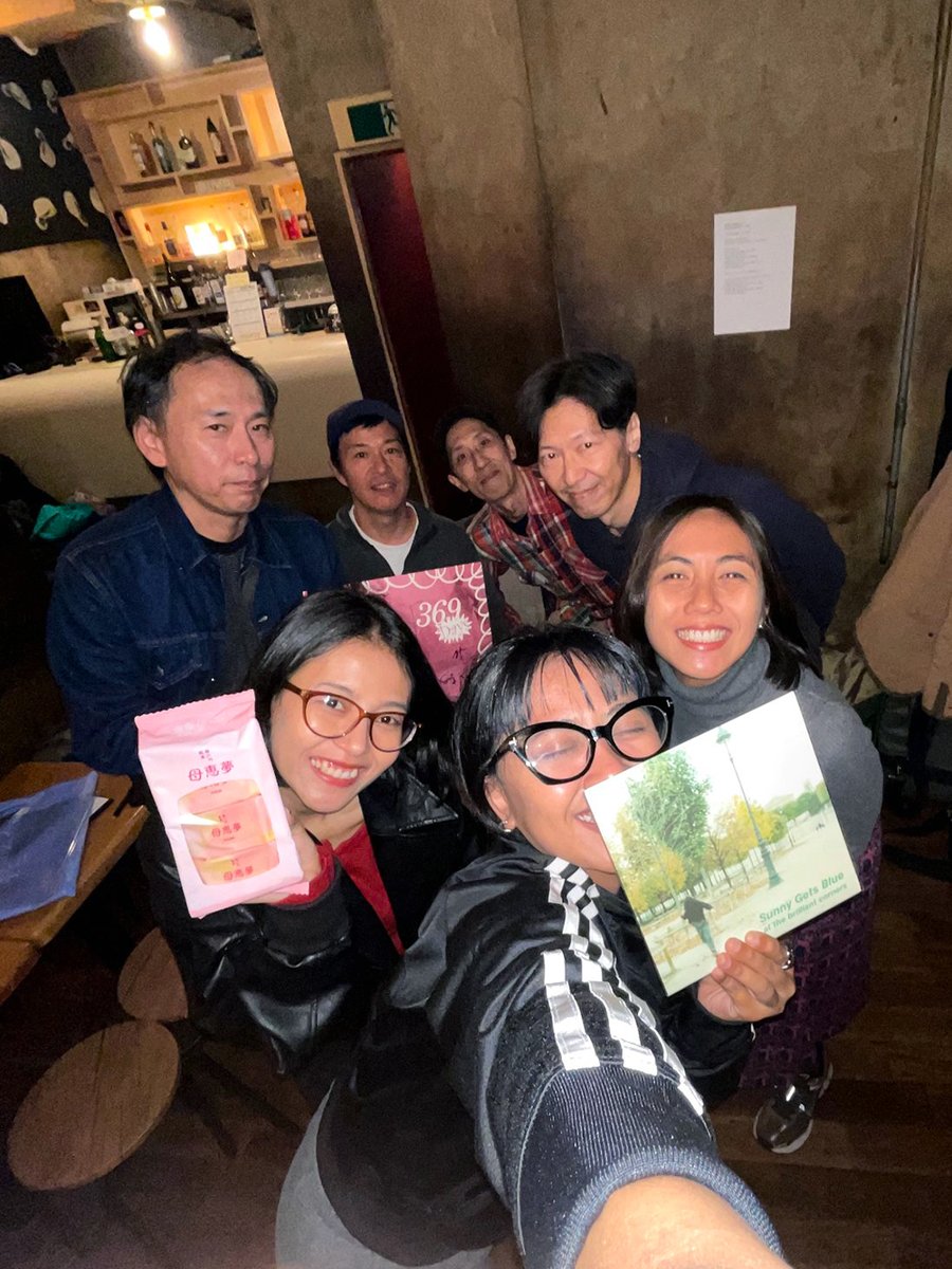 Sunny Gets Blue tweet media