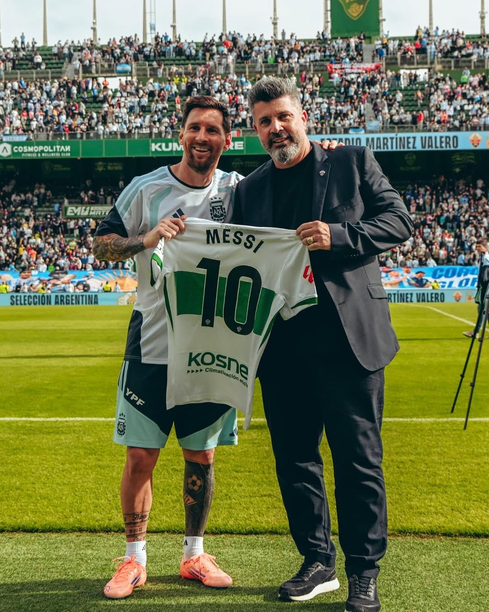 psg_chief's tweet image. Leo Messi received an Elche shirt with his name and number 😂 He doesn’t have to play for a club to get it, he is loved by all🐐❤️