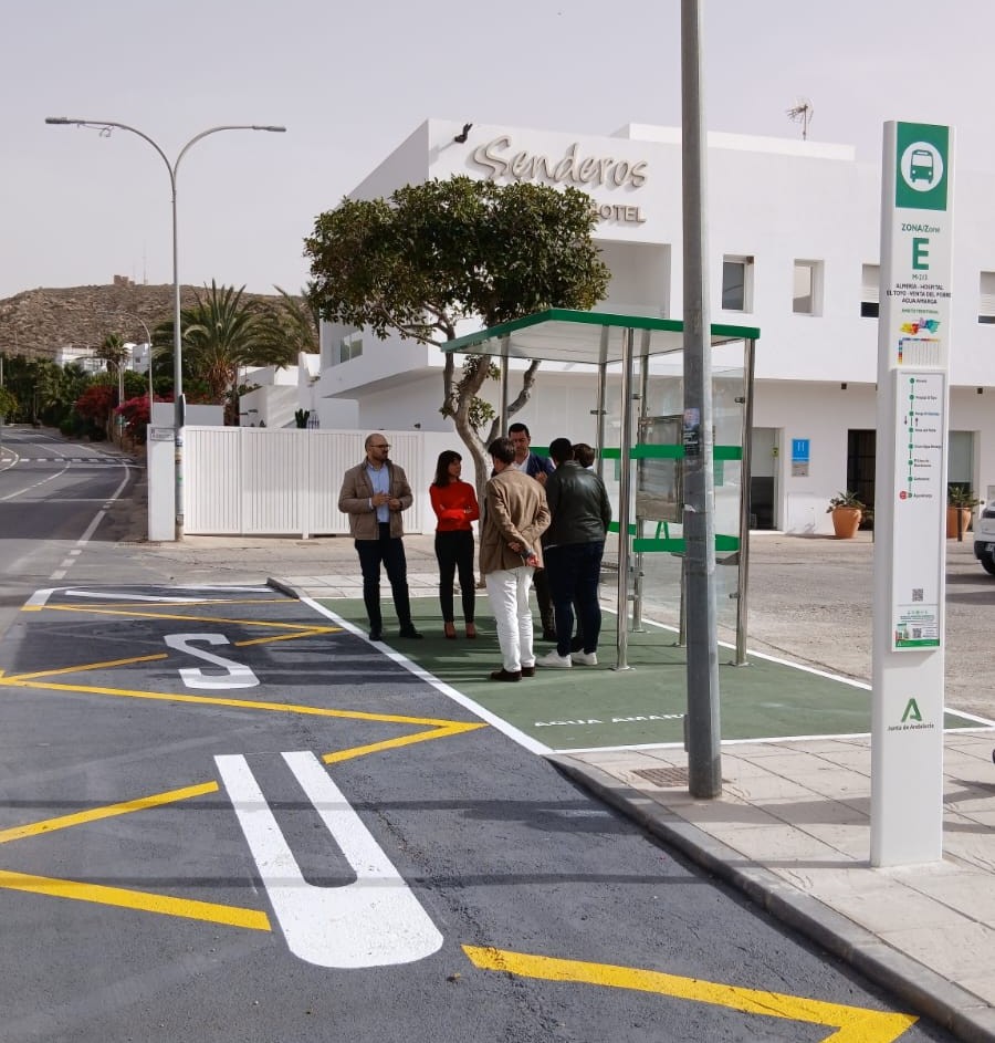 🚌 El <a href="/CTMAlmeria/">Consorcio de Transporte Metropolitano Almería</a> hace accesible la parada de Agua Amarga.

👌 "Los trabajos de acondicionamiento y accesibilidad del espacio han supuesto una inversión de más de 48.000 euros", apunta la delegada territorial de <a href="/FomentoAND/">Consejería de Fomento de la Junta de Andalucía</a>, <a href="/Lolimarutr1976/">Loli Martínez Utrera</a>.