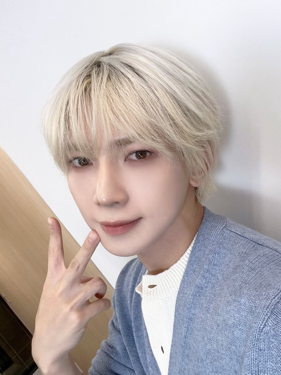 [📷] [super ultra yeosang]: let’s play a game together, ATINYs! youtube live behind photo

heheheh🌻 maltese time showing off those gaming skills ૮(⑅˶•▿•˶⑅)ა
i hope it was a relaxing and fun experience for all ATINYs
and that you made some great memories o♡₊˚

#ATEEZ