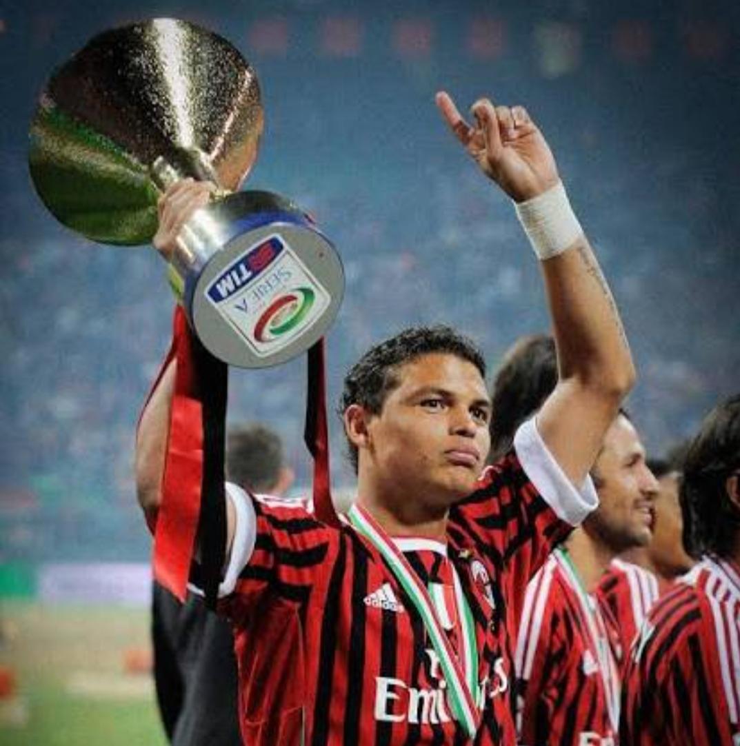 Commibot's tweet image. ANDIAMO A PRENDERCI LA SECONDA 🌟