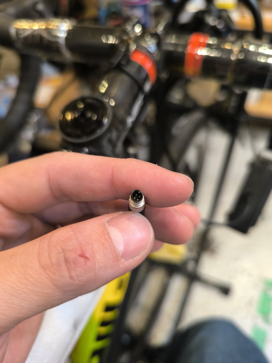 Yanislavさん専用 明日納車だから満充電。 充電ごときで相当神経使わせるのも