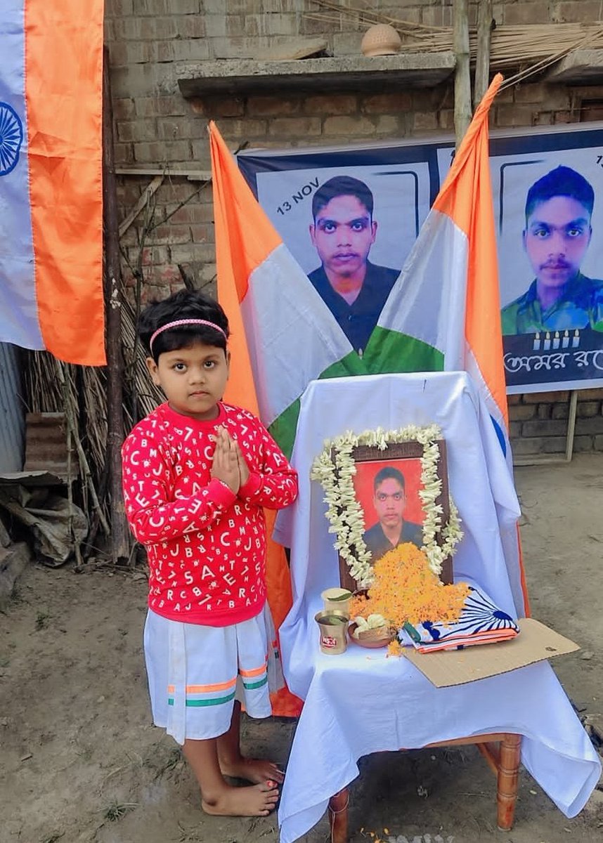 37VManhas's tweet photo. Surbhi was just 3 months old when her father

GUNNER SUBODH GHOSH
Sena Medal
59 MED #IndianArmy

was immortalized fighting terrorists at Uri in Jammu &amp; Kashmir #OnThisDay in 2020.
Subodh could see Surbhi only once that, too, on video call.
#FreedomisnotFree a few pay #CostofWar. https://t.co/yOg5cMTRBn