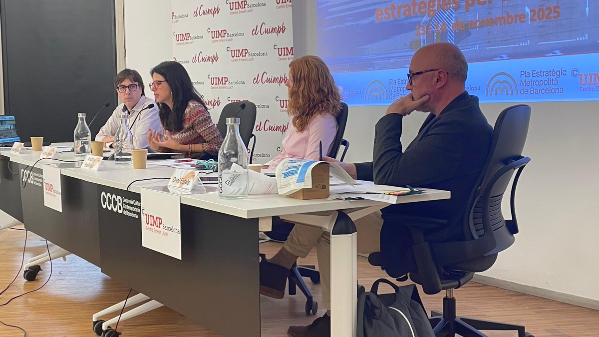 pembarcelona's tweet photo. @estelabo @cuimpb1 @anammartinez @diba @MCortadaPEMB @davidpemb @LluisaGuardia @Arc_Metropolita @iesebschool @vittoriogc @InstMetropoli @martar49 @espaizerovuit @ajterrassa @300000kms @marta_curto @BSC_CNS ⚖️L'escala metropolitana pot contribuir a la reducció de desigualtats

Cal pensar:
✅Quin tipus d'economia promovem
✅Quin tipus de polítiques públiques generem

➡️La Barcelona metropolitana disposa de les potencialitats i recursos per ser un territori per a totes les persones https://t.co/liCPziYSjz