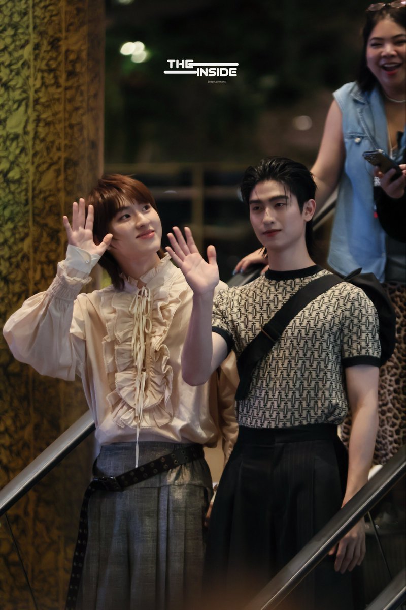 วันนี้สองหนุ่มมาแบบน่ารัก

THEATRE X THOMASKONG 
#EFW2025xDMD
#thomaskong #โทมัสก้อง