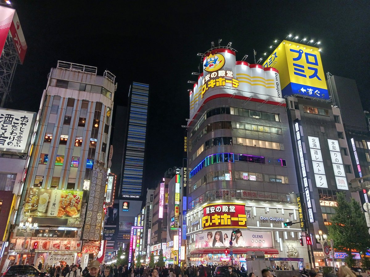 machikado_quiz's tweet image. 本日は新宿で #クイズ 流し。
終電まで流し続けます！