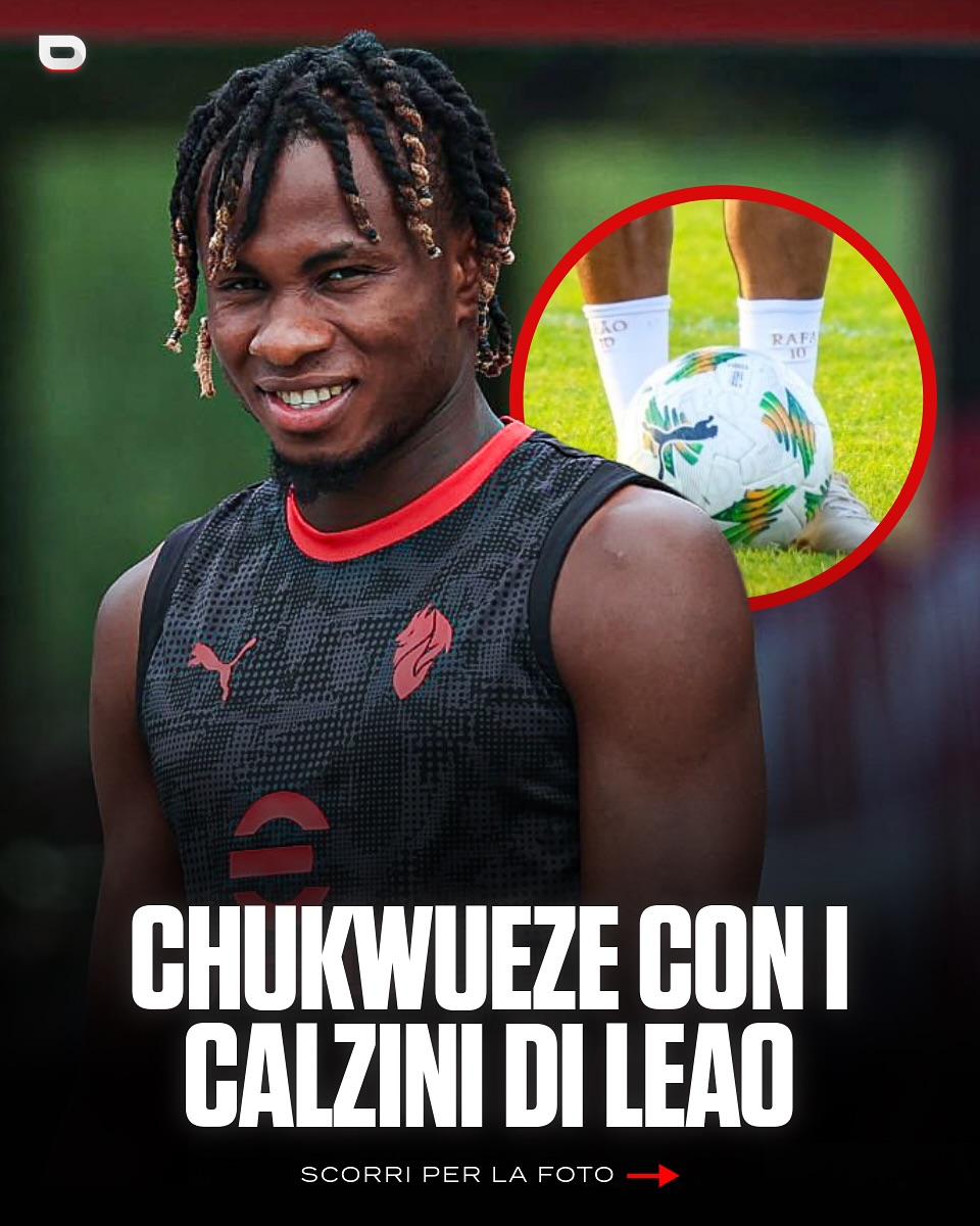 M_pipo3's tweet image. تشاكويزي يا حرام، الجوارب اللي لابسها مستلفها من لياو.