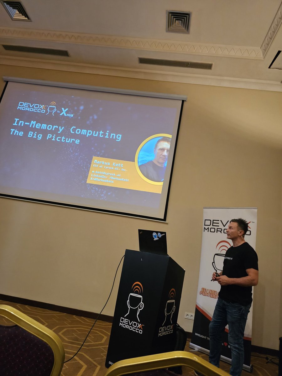 taher_el_mehdi's tweet image. In-memory computing the big picture by @MarkusKett 
@DevoxxMA #devoxx #Morocco