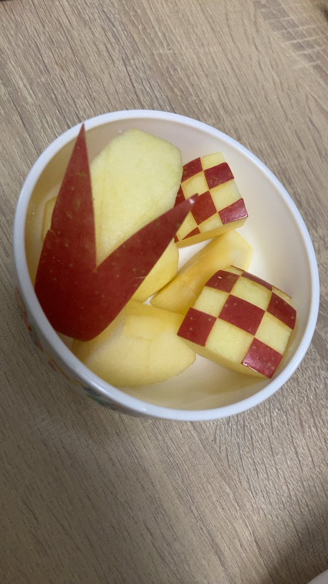 林檎うさぎページ りんごのうさぎってどうやるの？？？ どう頑張っても変な切込みはいる