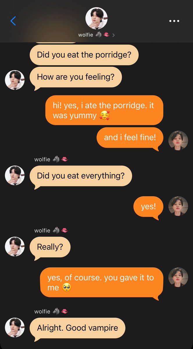 ladyelocin's tweet image. 🎃 98. his lil fangie did what...?