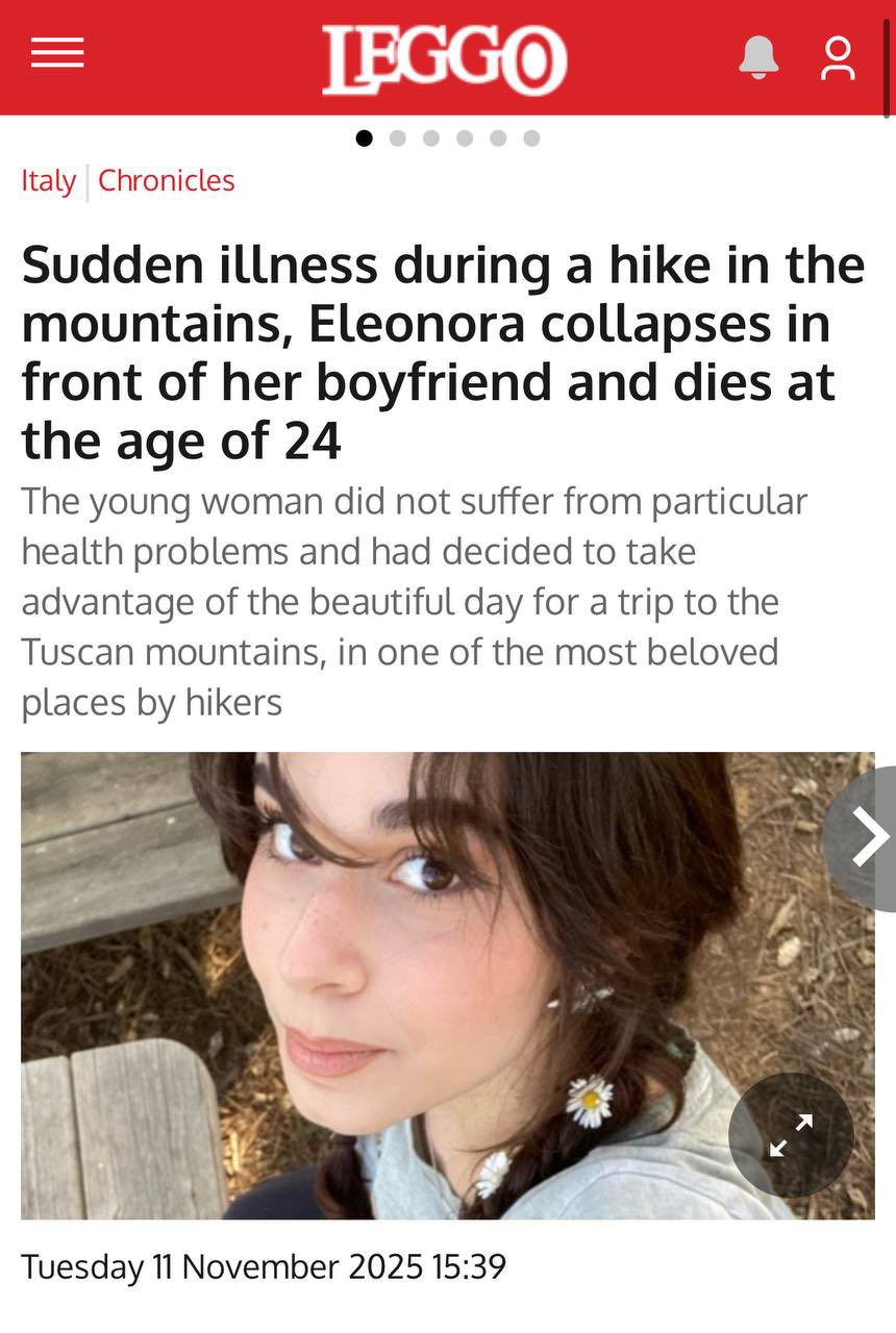 这是意大利新闻网站Italy Chronicles的一篇新闻报道截图，标题为“24岁的埃莉奥诺拉在托斯卡纳山区徒步旅行时突然倒地身亡，此前她没有任何健康问题”。报道中包含她的个人照片，照片中的她是一位棕发、肤色白皙、表情平静的年轻女子，身穿浅色上衣。文章详细描述了事发经过，当时她正在男友面前，并指出事发地点是她生前喜爱的徒步胜地。时间戳显示为2025年11月11日星期二15:39。