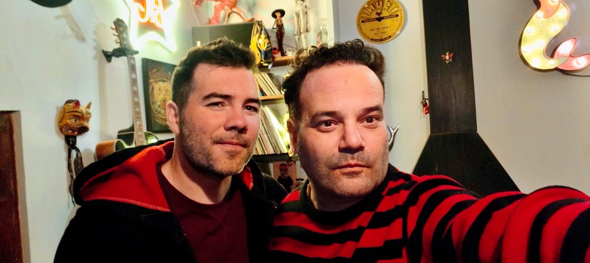 El pasado lunes estuve con mi grandísimo amigo Juan Pérez Fajardo de <a href="/THEFLYFACTORY/">THE FLY FACTORY</a> grabando el videoclip de lo que será el primer single de mi disco en solitario.

MUY MUY PRONTO ANUNCIARÉ EL LANZAMIENTO 🚀