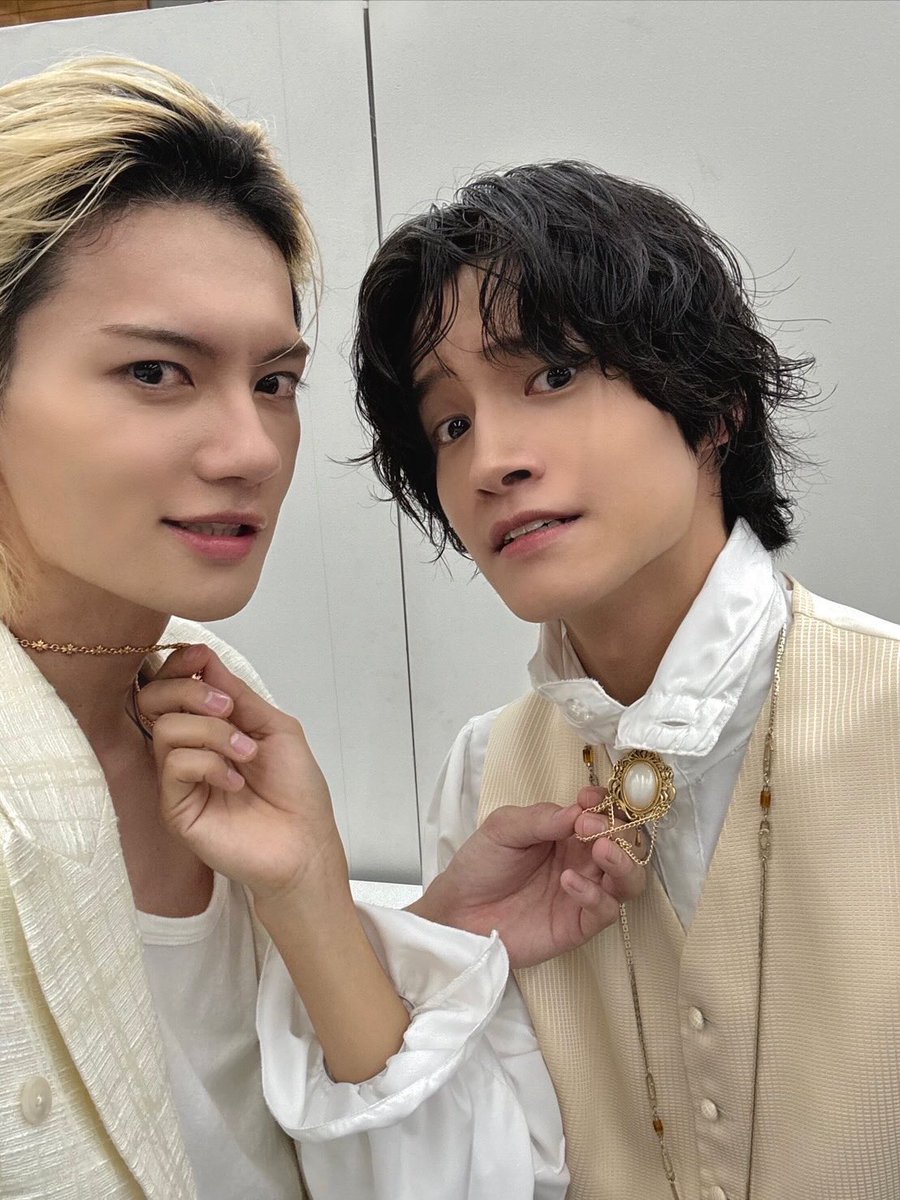 佐野勇斗さんのインスタに4人の写真載せてくださってる😭🙏🏻🙏🏻W佐野