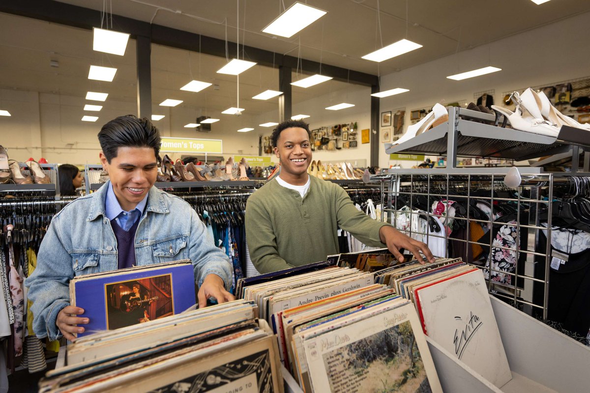 A little kindness goes a long way. Donate your gently used clothes or surprise a friend with a thrift find. Together, small acts make a big impact. 🫶 
#WorldKindnessDay #ThriftKindness