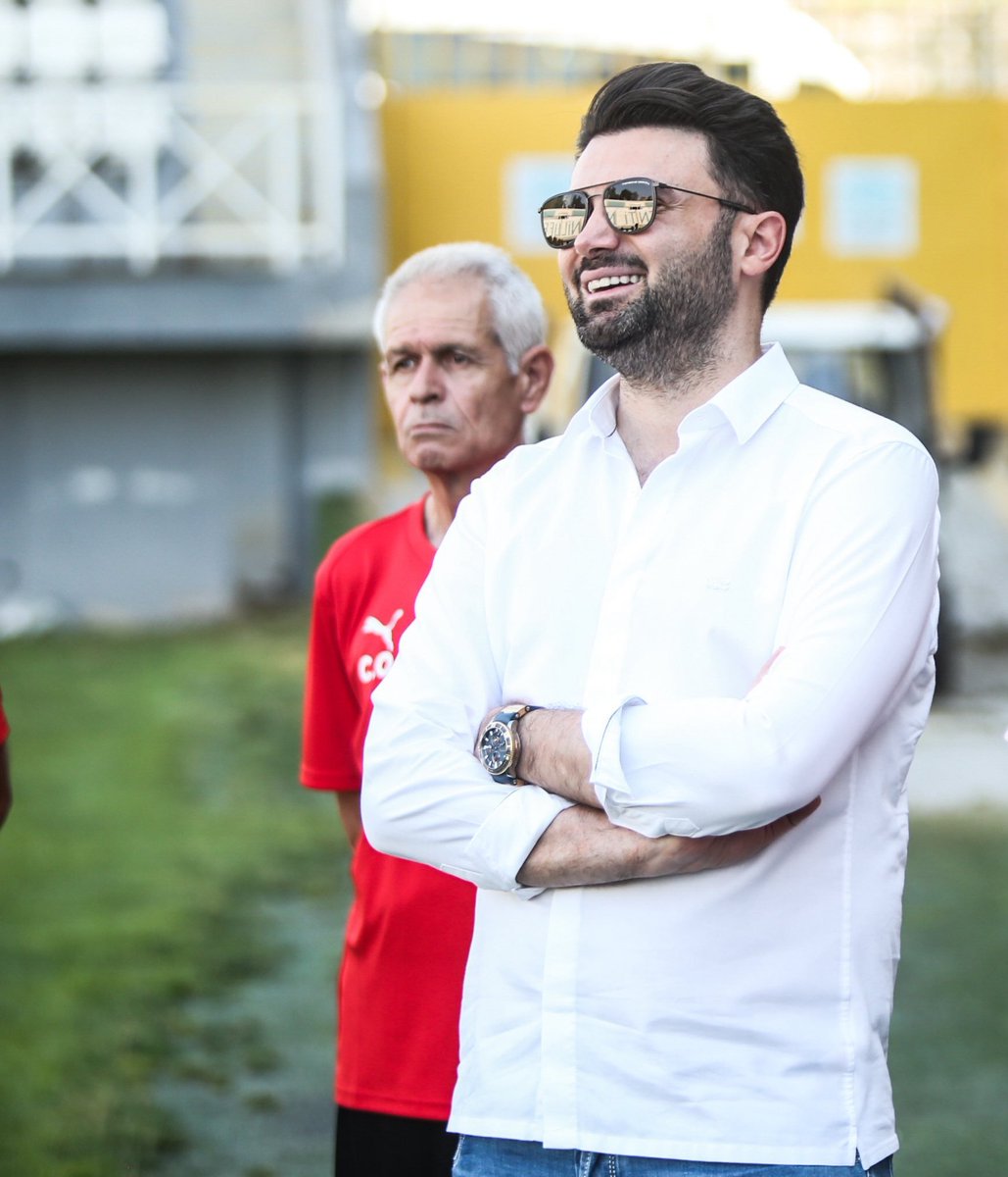 Dik dur eğilme bu taraftar seninle.

#EnesÇelikYalnızDeğildir