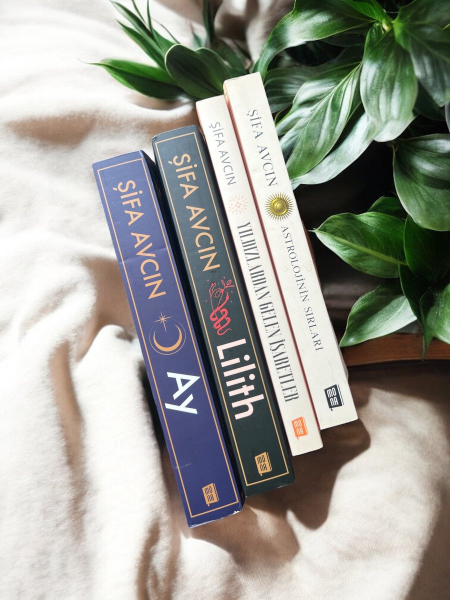 Yıldızların fısıltısına kulak ver…💫

Şifa Avcın’ın astrolojinin kadim bilgisini modern bir bakışla buluşturduğu kitaplarıyla gökyüzünün gizemini keşfet. 🌙

#MonaKitap #Astroloji #ŞifaAvcın