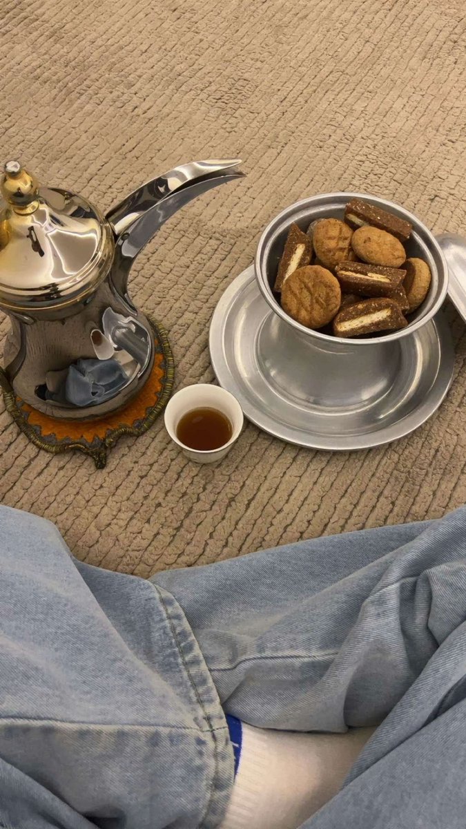 4:06pm.
غيرك من الناس يحسن ولا يلقى قبول
وأنت حتى يوم تجرح أردّد لك فدا .