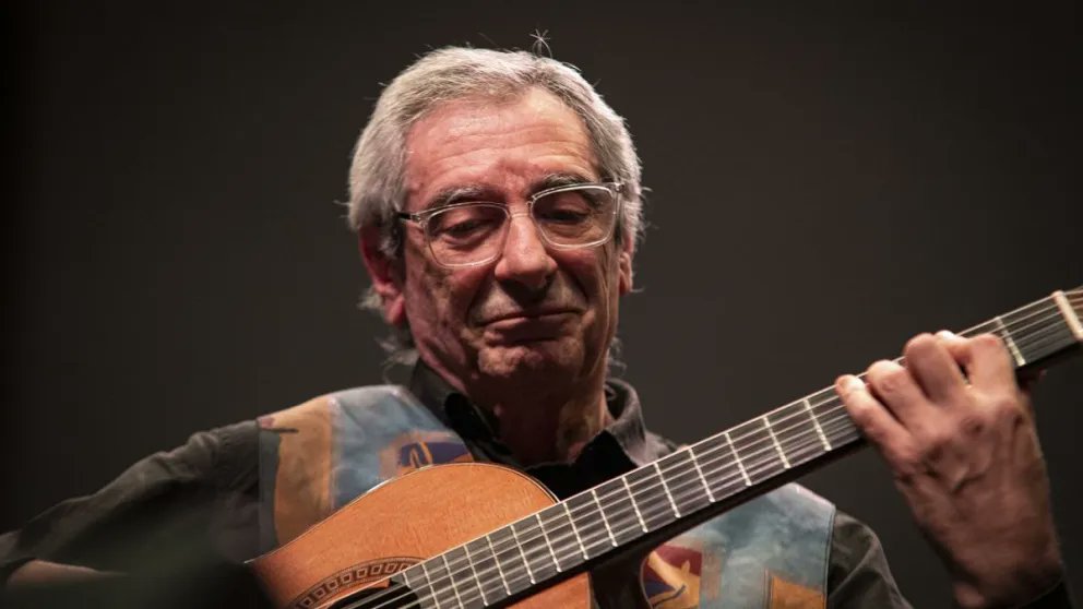 🎶 ¡El maestro Juan Falú llega al Auditorium!
El intérprete y compositor presentará un repertorio de obras para guitarra que recrean las raíces musicales argentinas.
📅 Sab. 15/11
⏰ 20:00 hs.
📍 Sala Roberto J. Payró